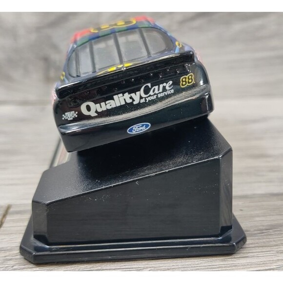 1998 Winners Circle 1/43 Dale Jarrett #88 Ford Quality Care / Batman-W/Stand - Picture 4 of 6
